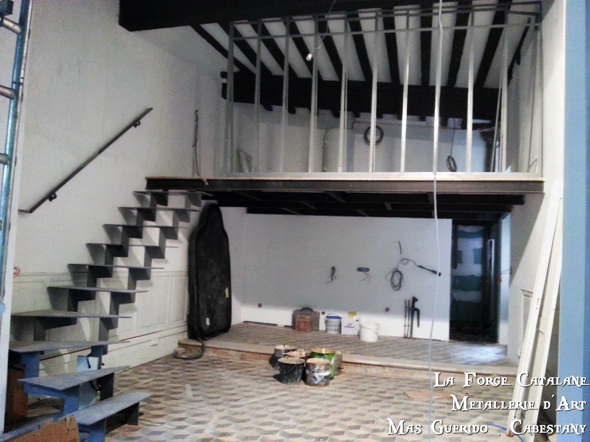 escalier limons cremaillere double decoupe laser marches fer 53 forge catalane.jpg